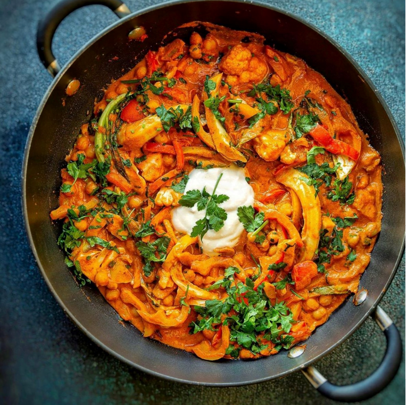 An image of creamy curry sauce